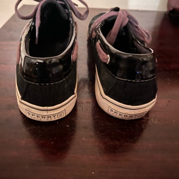 SPERRY tennis shoes worn a couple times - Picture 2 of 4